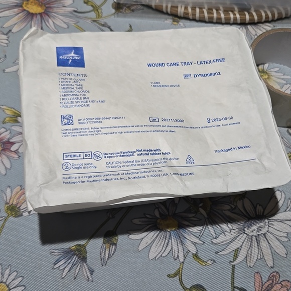 Chamberlain nursing bag with supplies - Picture 3 of 11